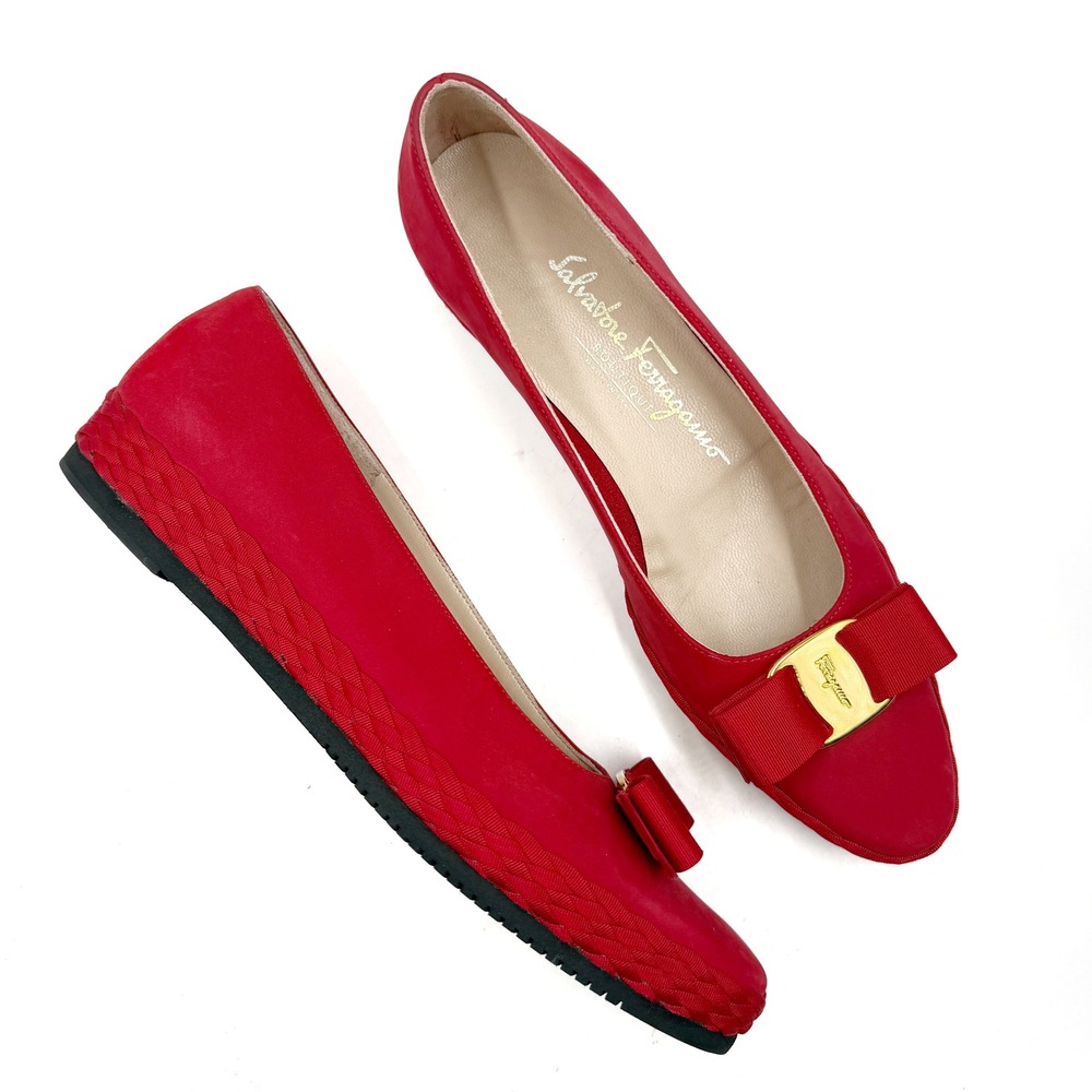 Salvatore Ferragamo Vara Flats Red Suede Braided Trim Women Size 7 AA NARROW
